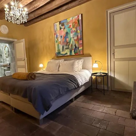 Zone Bleue Bed & Breakfast Hyds