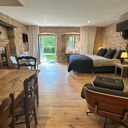 לינה וארוחת בוקר Zone Bleue