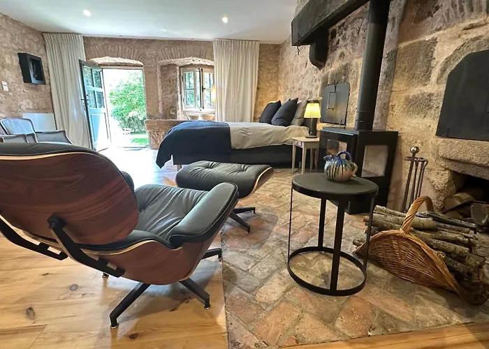 Zone Bleue Bed & Breakfast Hyds